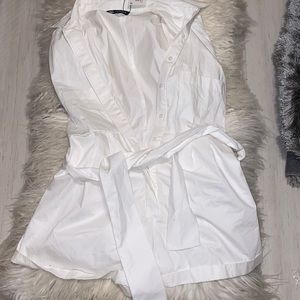 All white short jumper